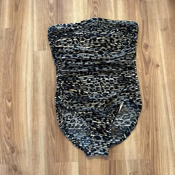 Miracle Suit Woman's Plus-Size Avanti One-Piece Animal Print Suit Sz 14 - Picture 1 of 8